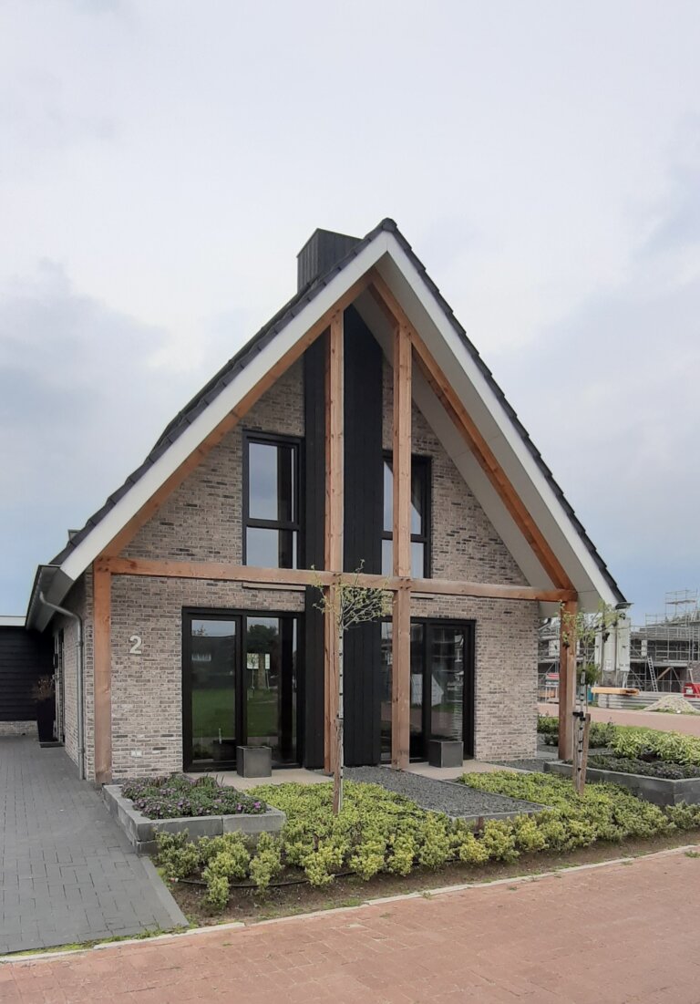 Stoere schuurwoning met veranda en fijne tuin